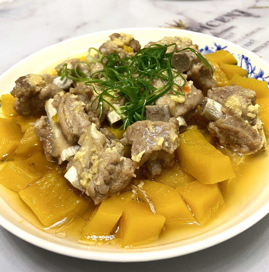 蒜香排骨蒸南瓜的做法