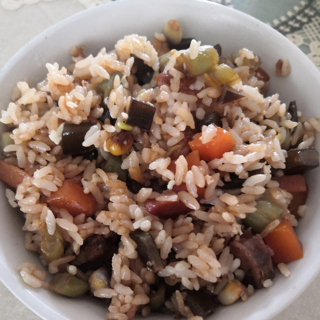 广式腊味褒仔饭