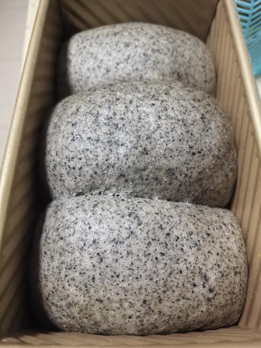 超级香的黑芝麻吐司🍞