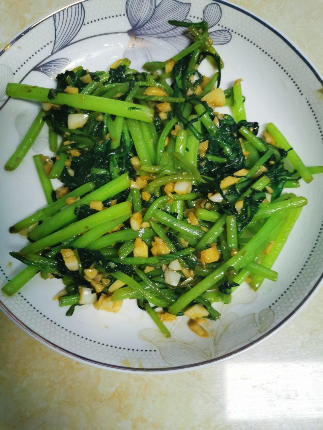 清炒茼蒿