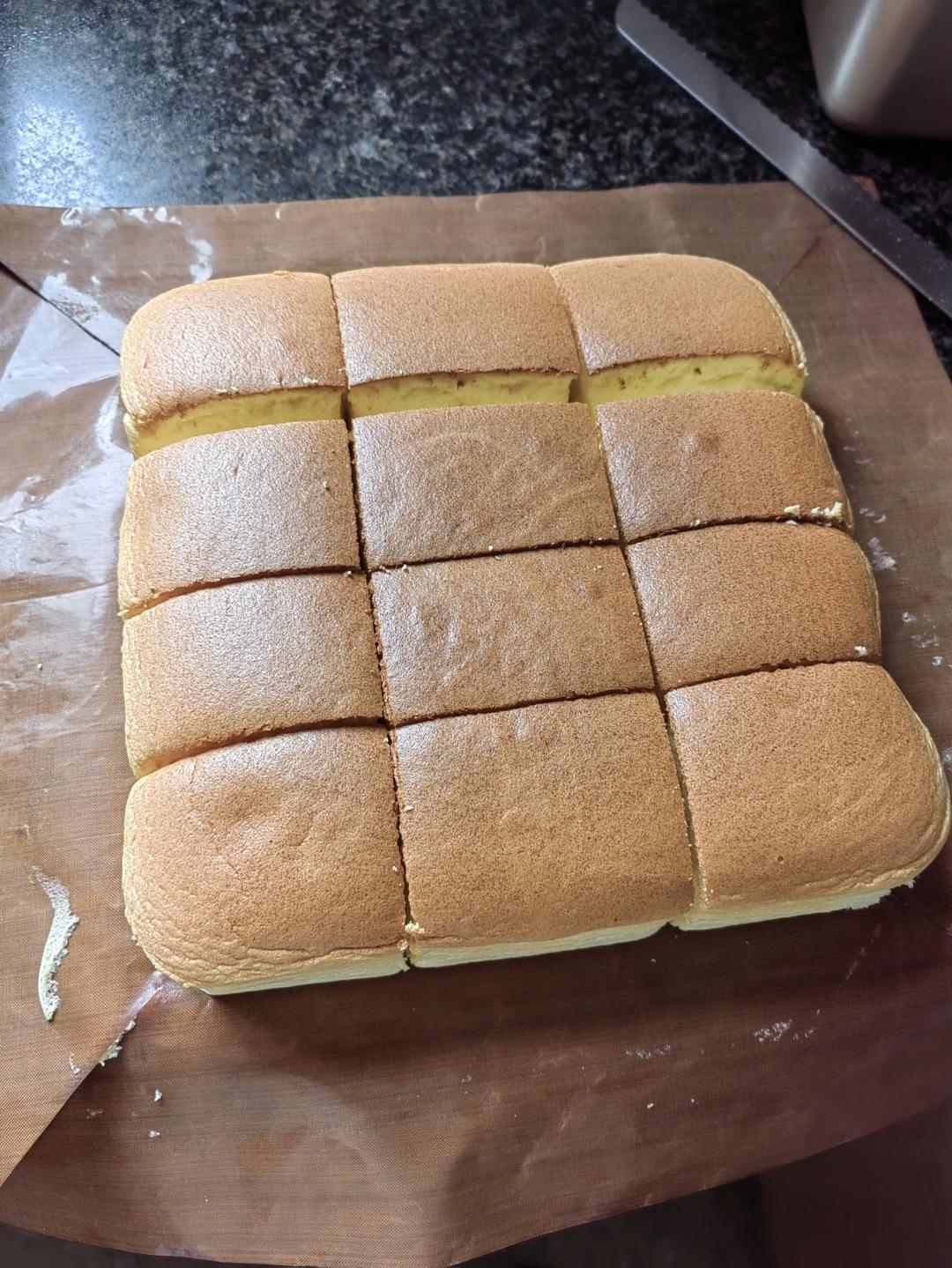 堪比柯基屁股
爆浆芝士🧀古早蛋糕