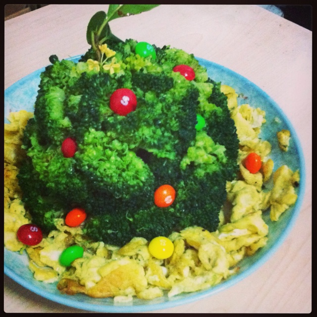 佐佐木兔美子做的西兰花圣诞树