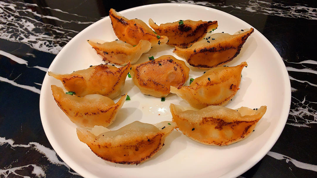 鲜肉锅贴