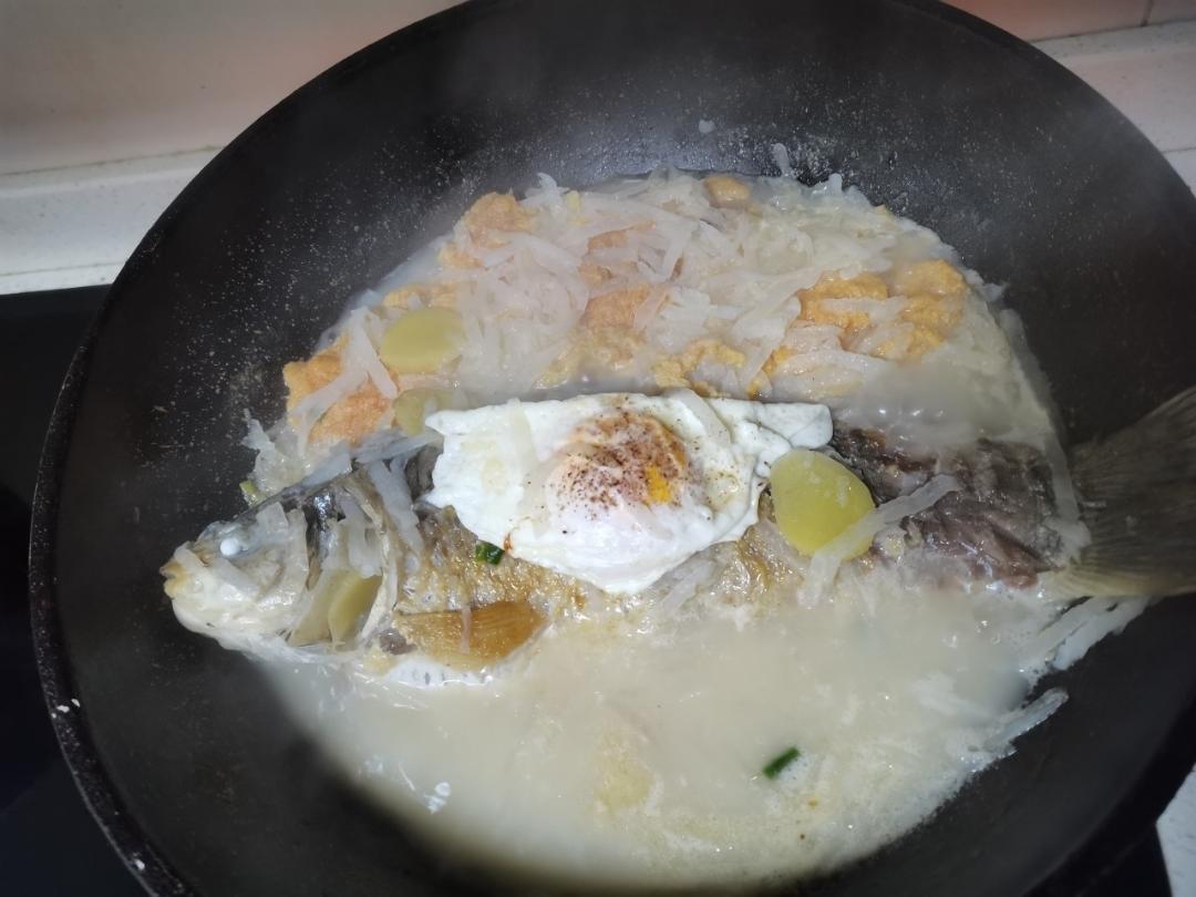 这样做的鲫鱼汤超好喝，奶白奶白的