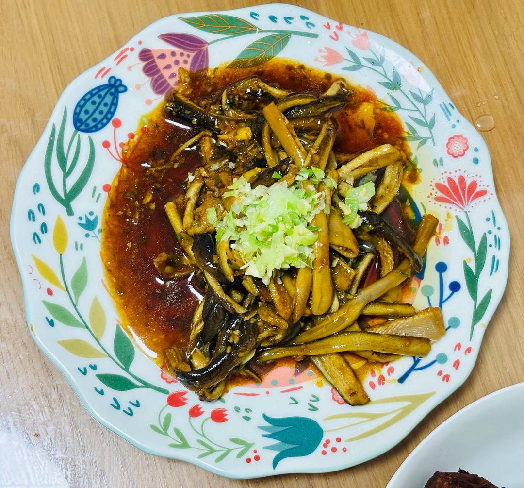 这碗响油鳝糊一吃，就算到了夏天了。