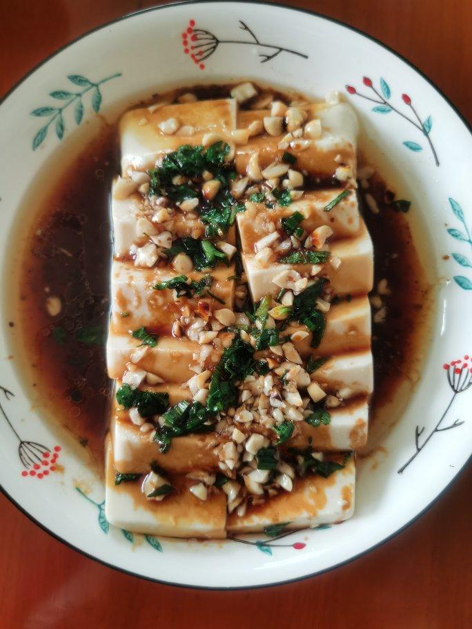 简单f7s4做的好吃的凉拌内酯豆腐