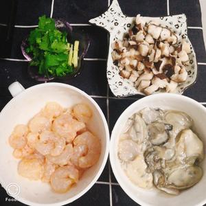 生蚝虾仁香菇粥的做法 步骤1
