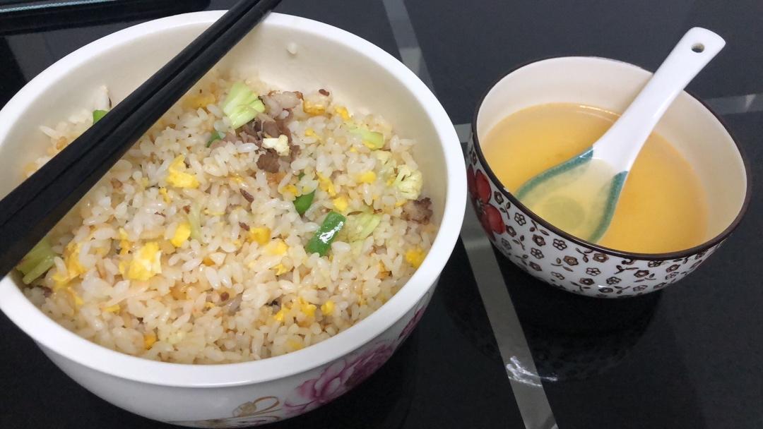 厨师长教你“蛋炒饭”如何做才好吃，答案都在这里面！