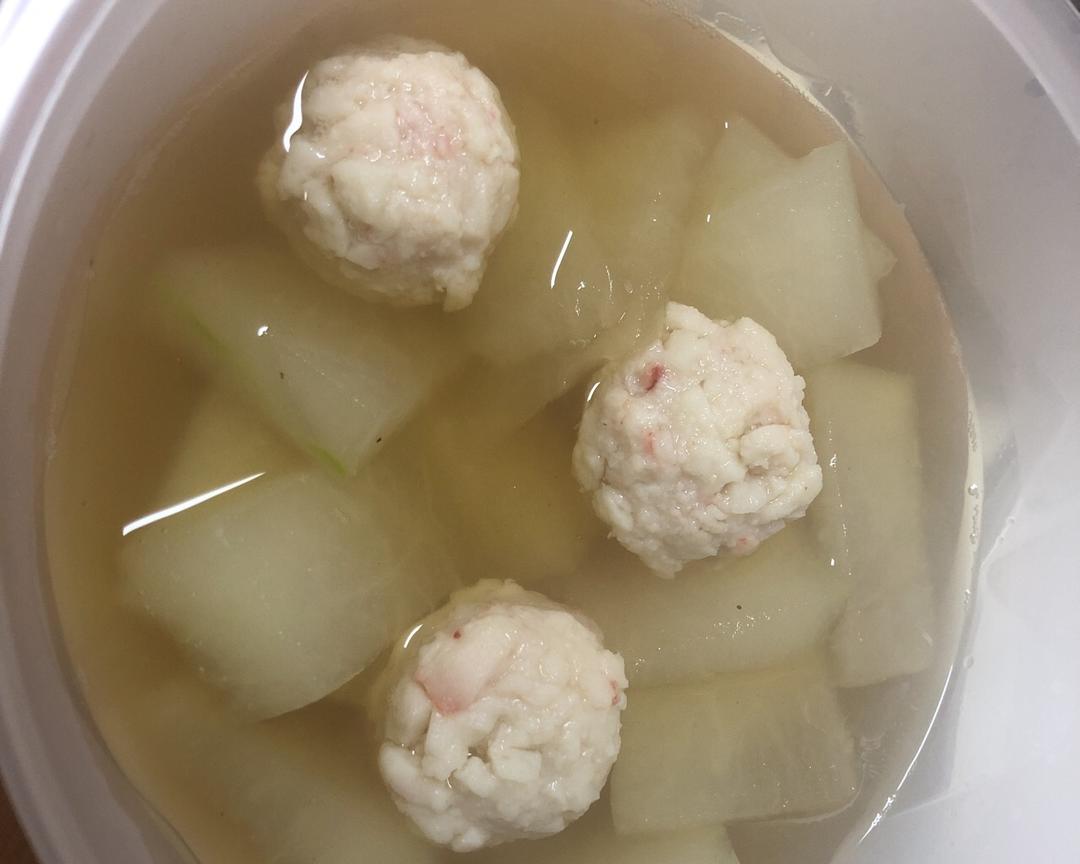 上班族的快手简单晚餐——冬瓜鱼丸汤