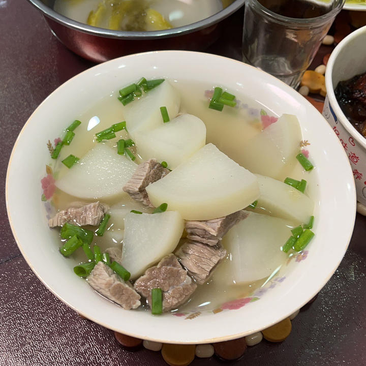 低脂肪高营养的牛肉萝卜汤