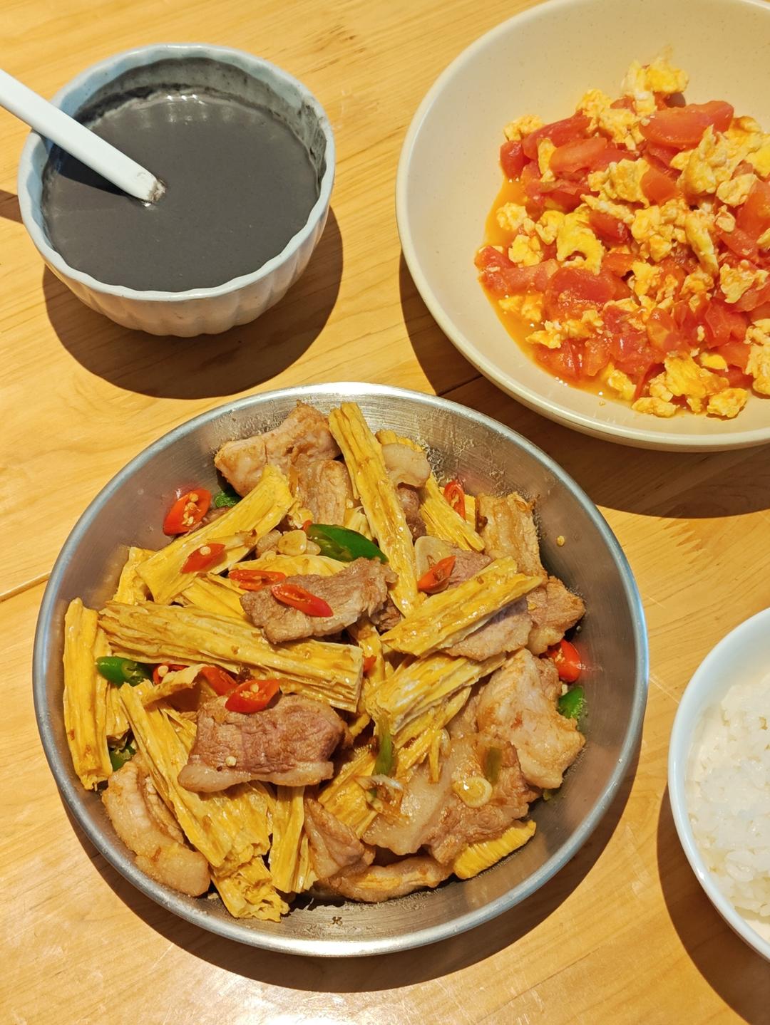 腐竹炒肉