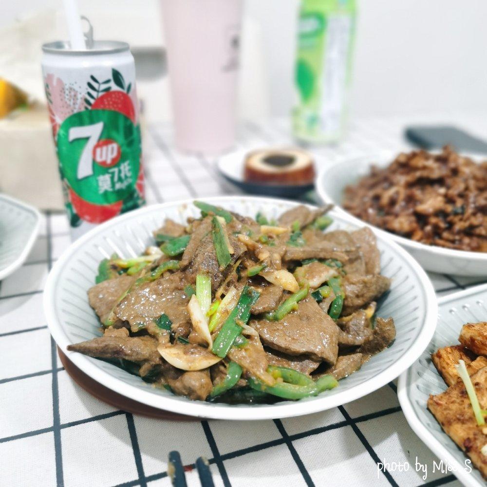 厨师长教你：“葱爆猪肝”的家常做法，味道非常赞