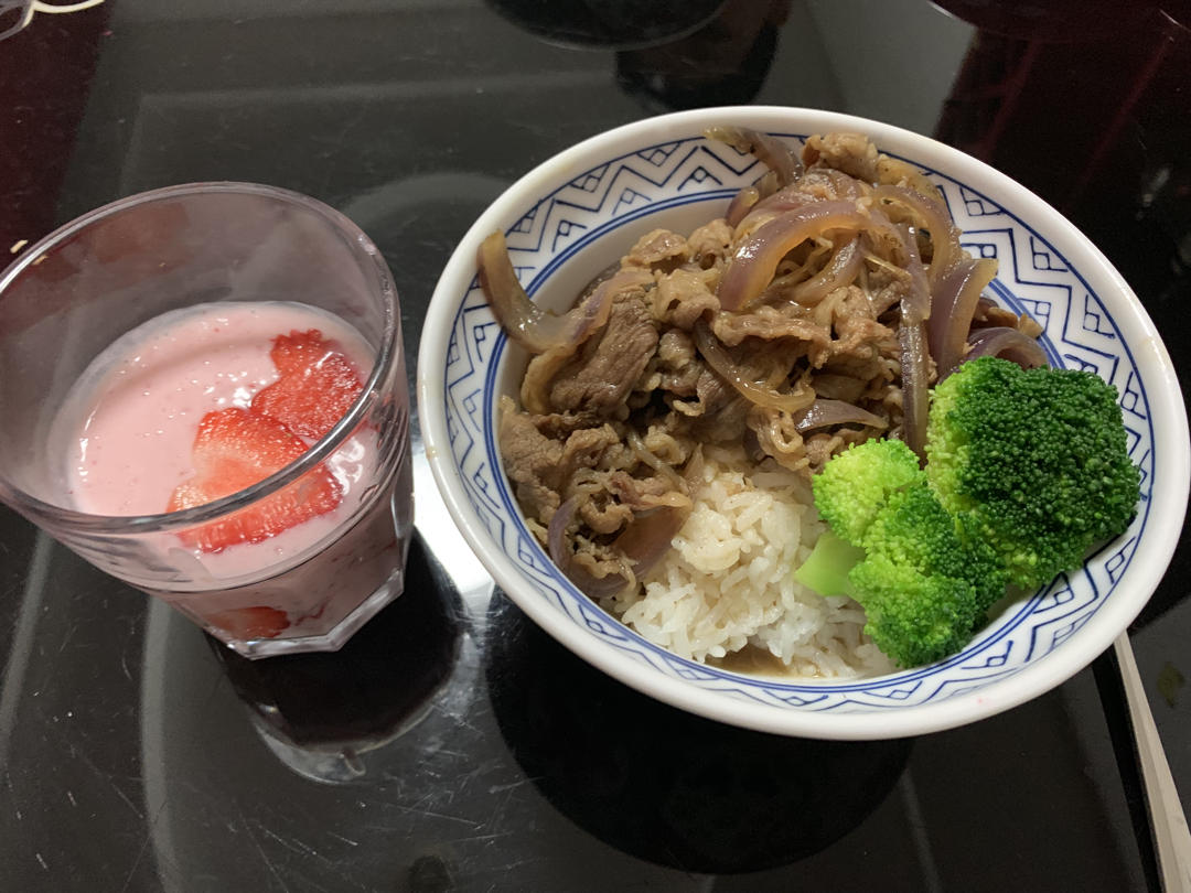 草莓🍓酸奶昔