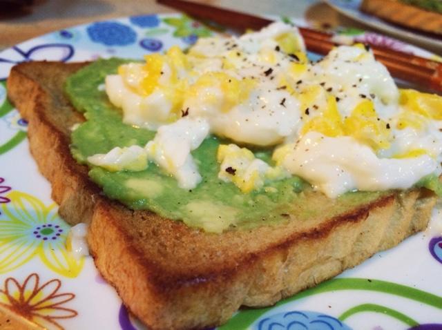 牛油果鸡蛋吐司 Avocado French toast with eggs的做法
