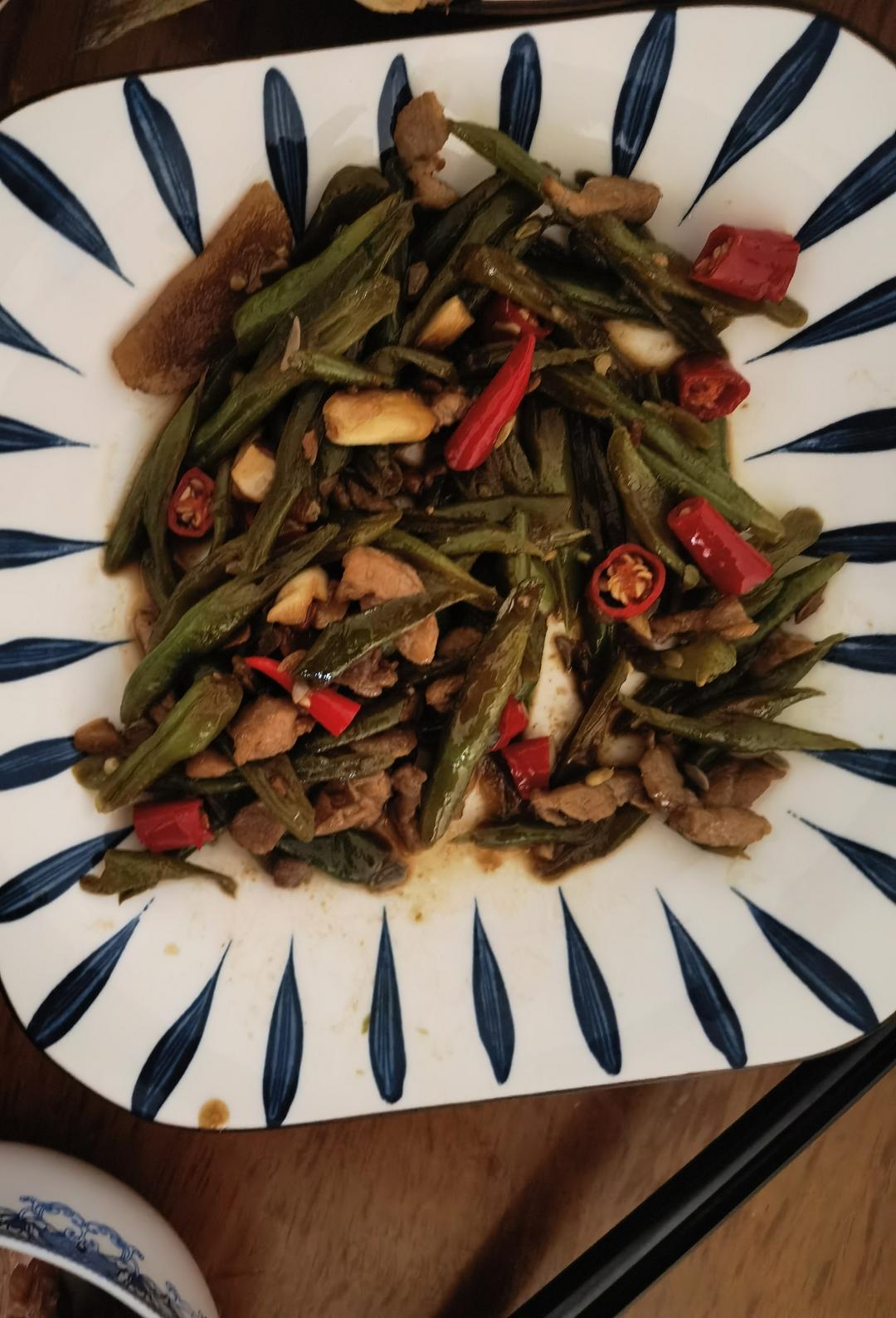 炒肉就得嫩—豆角炒肉（四季豆）