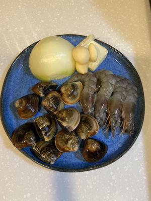 一锅到底白酱蛤蜊海鲜意大利面的做法 步骤1