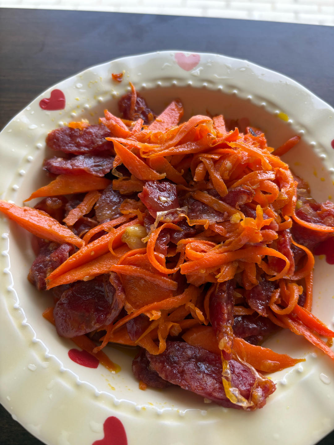 胡萝卜蒜苗炒腊肠