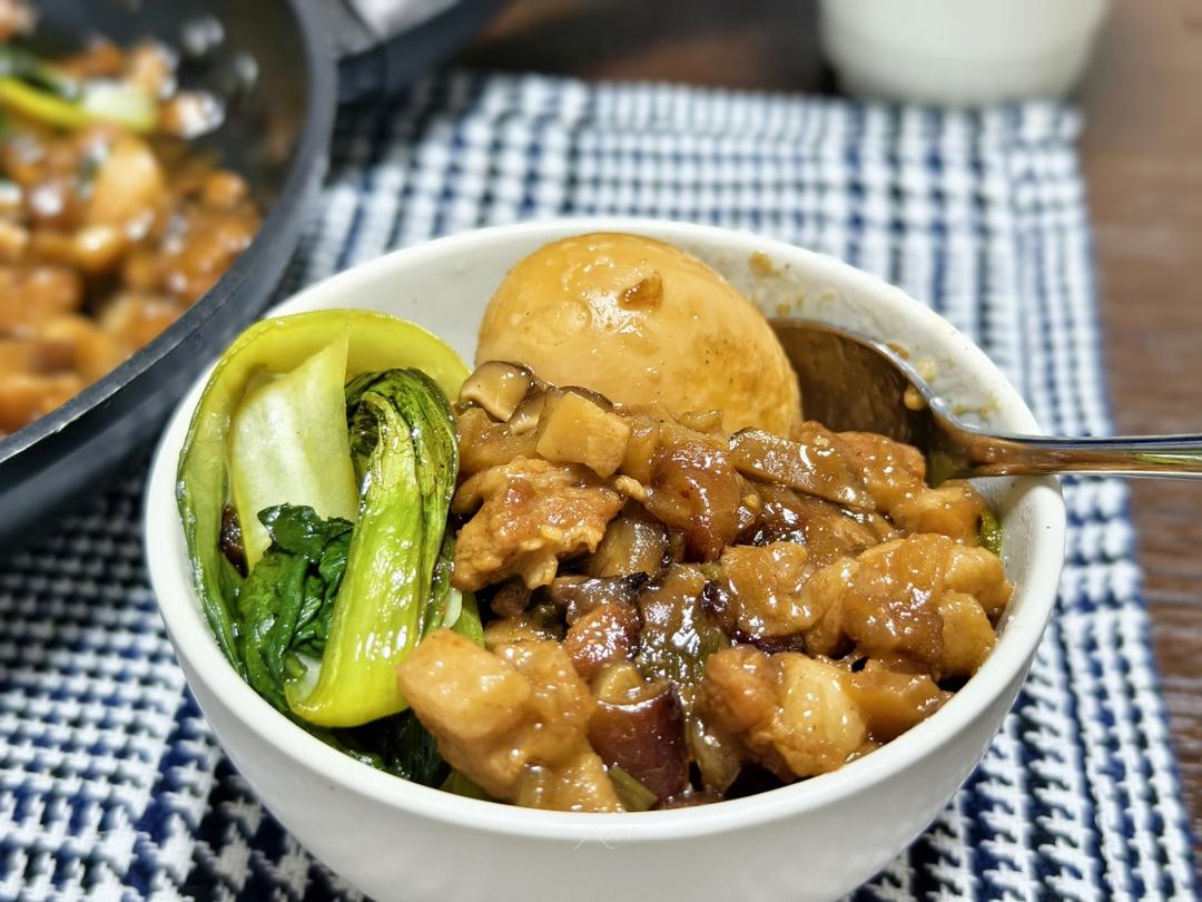 洋葱酥卤肉饭