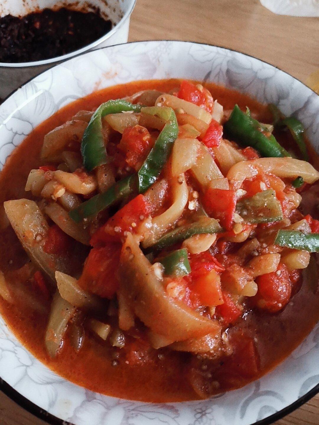 番茄青椒炒茄子