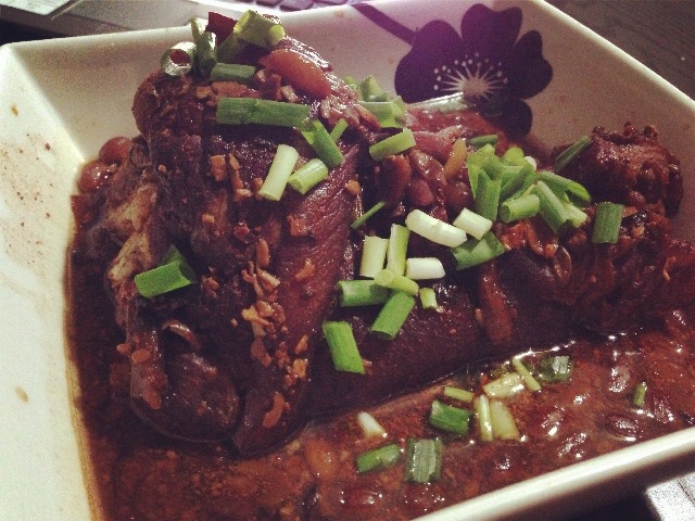 南乳花生猪脚煲