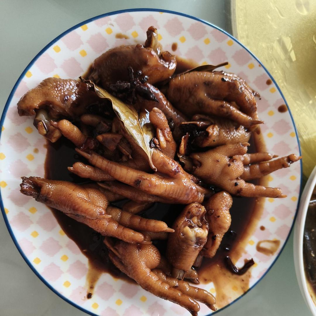 入口即化的红烧鸡爪