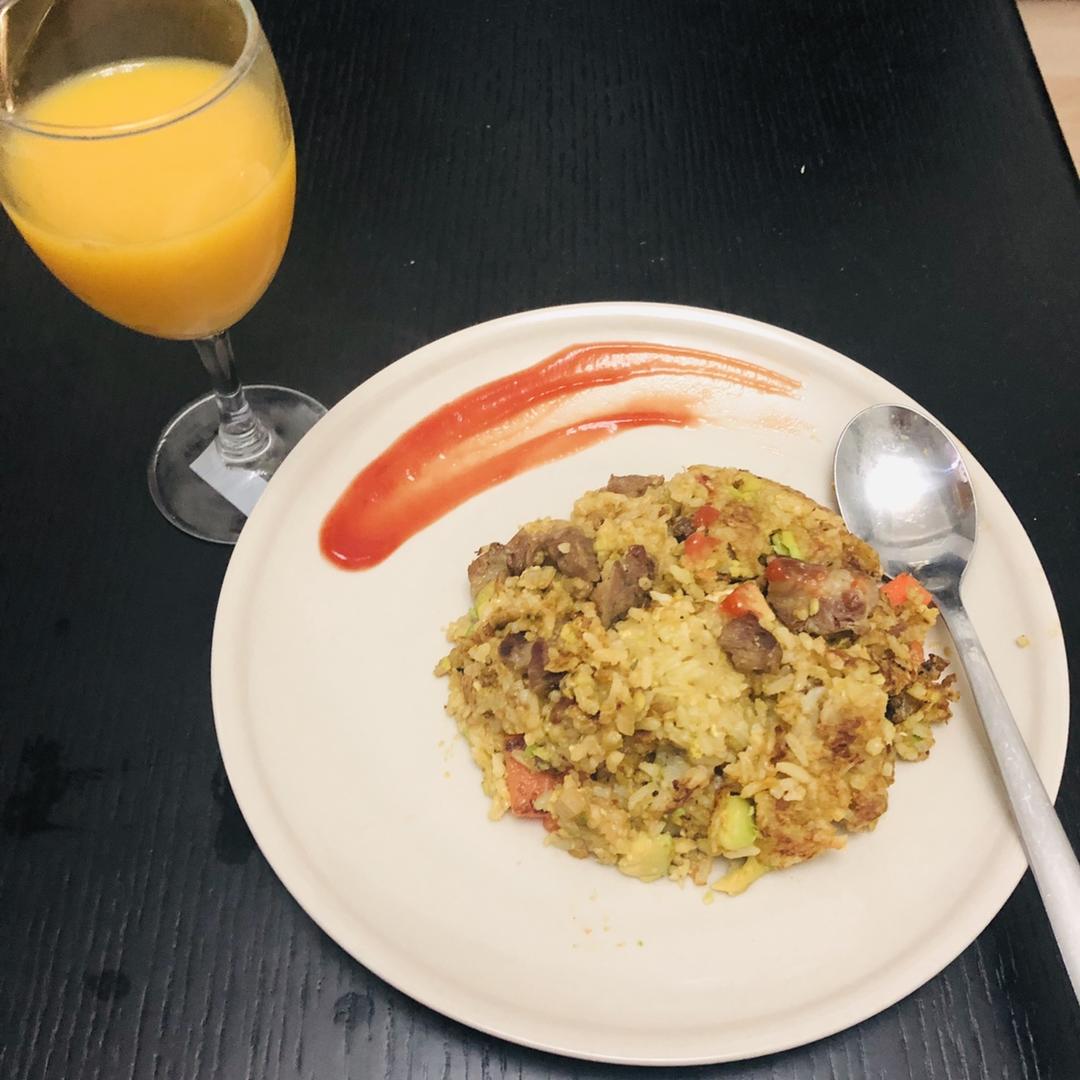 牛油果牛肉咖喱炒饭