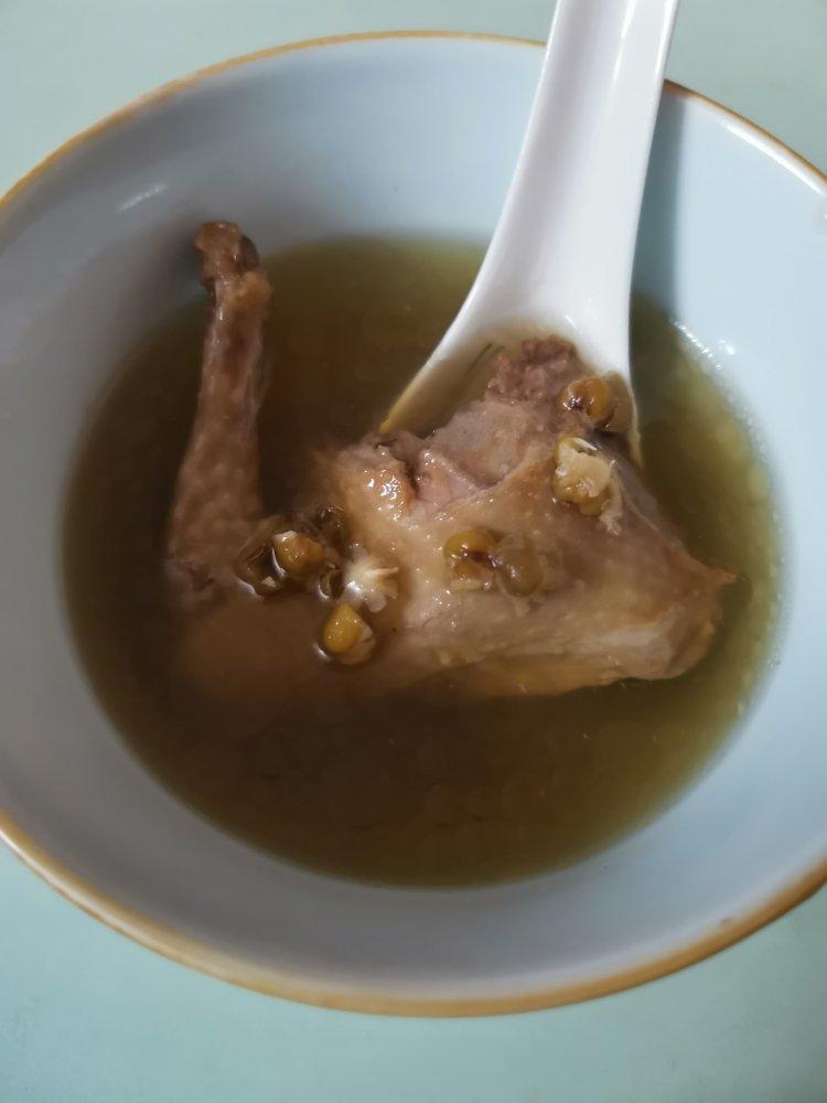 绿豆鸽子汤（一盅）