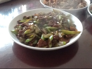 芹菜炒肉