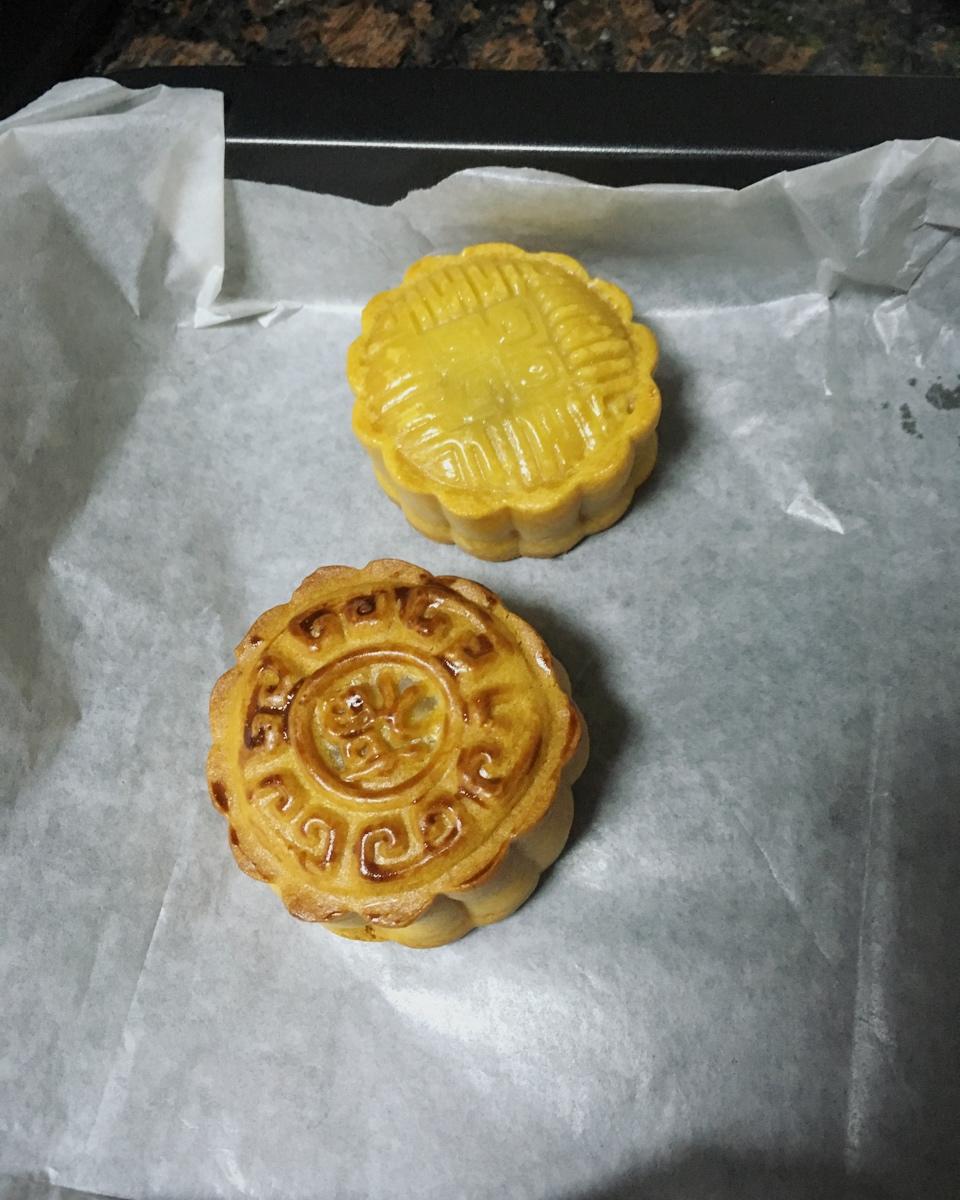 广式月饼——蛋黄莲蓉月饼