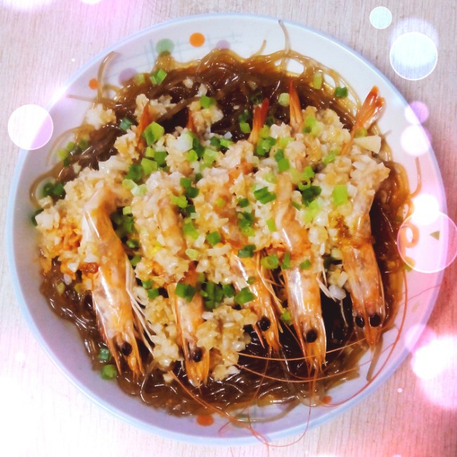 蒜蓉粉丝蒸大虾