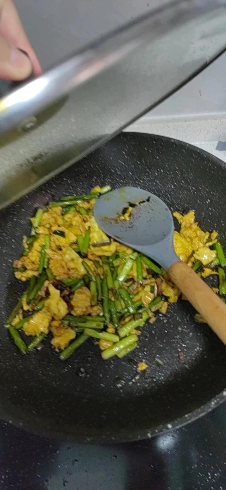 蒜薹炒鸡蛋