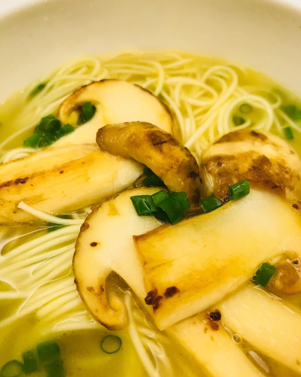 作品 大猫小猫de幸福生活做的晚餐2018年7月31日 松茸面,小猫姐姐的