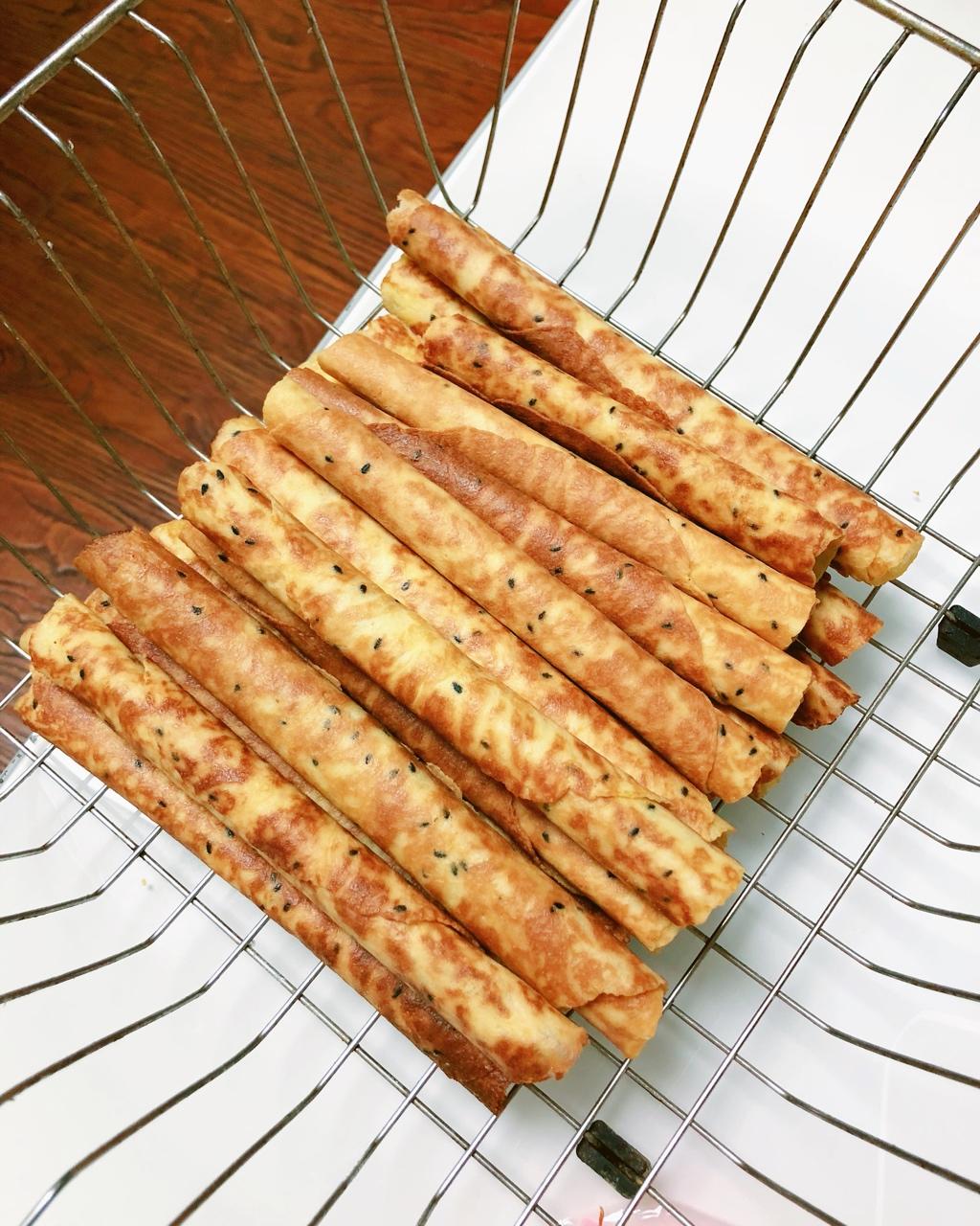 芝麻香酥蛋卷（视频食谱）