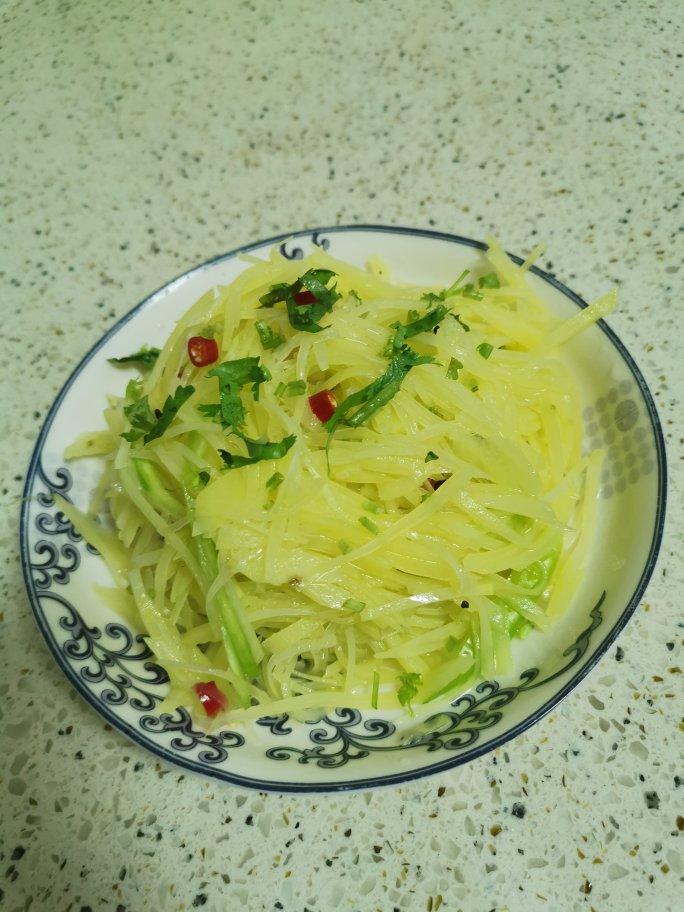难怪饭店的炝拌土豆丝好吃！原来家里差了这3点，赶快试试吧