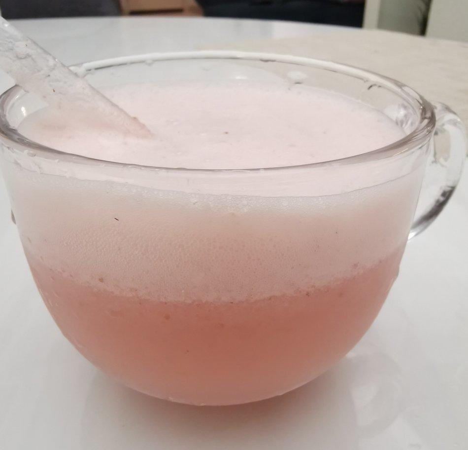 网红饮品～草莓雪碧养乐多