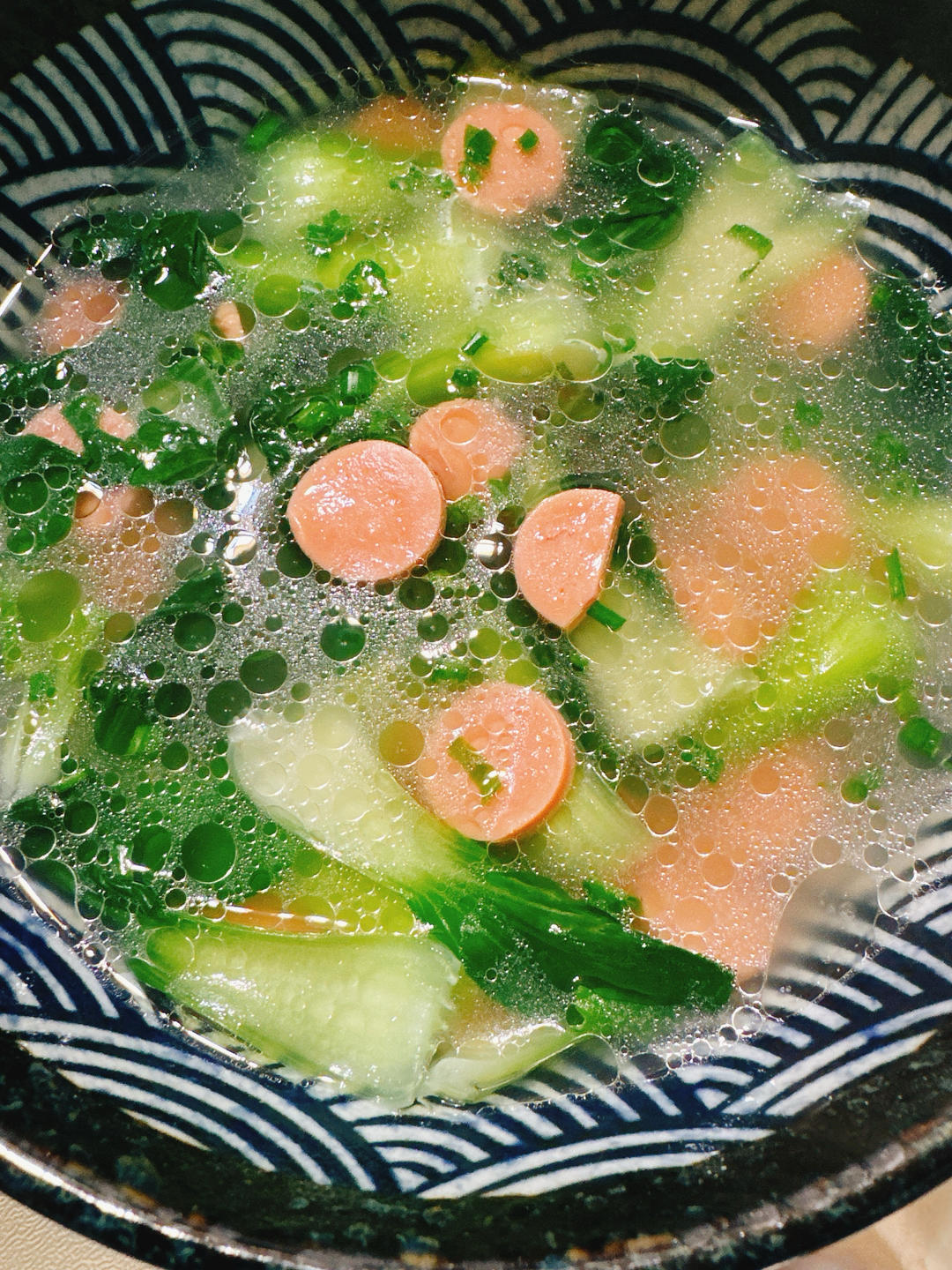 毛毛菜小白菜鸡蛋火腿肠汤