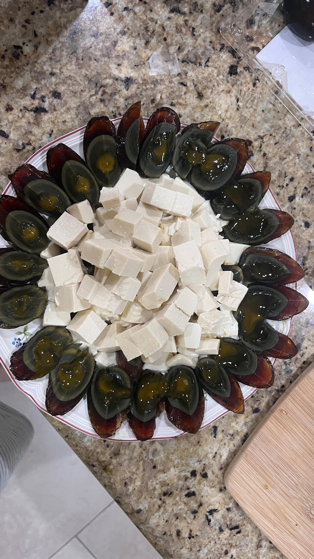 皮蛋拌豆腐