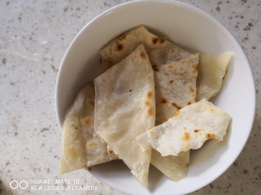 这个葱油饼香的要命！一咬就掉渣！