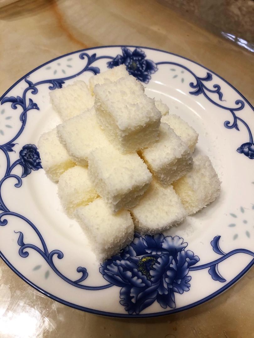 完胜85‘C的牛奶椰蓉小方