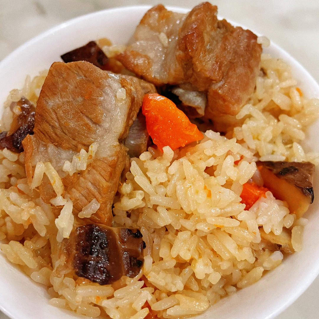 喷香排骨焖饭（爆好吃）