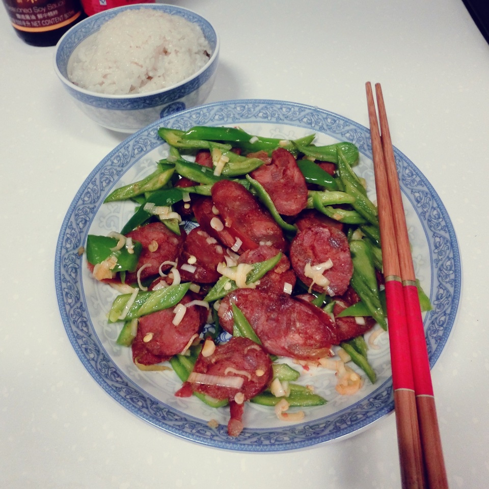 最下饭的小炒：尖椒辣肠