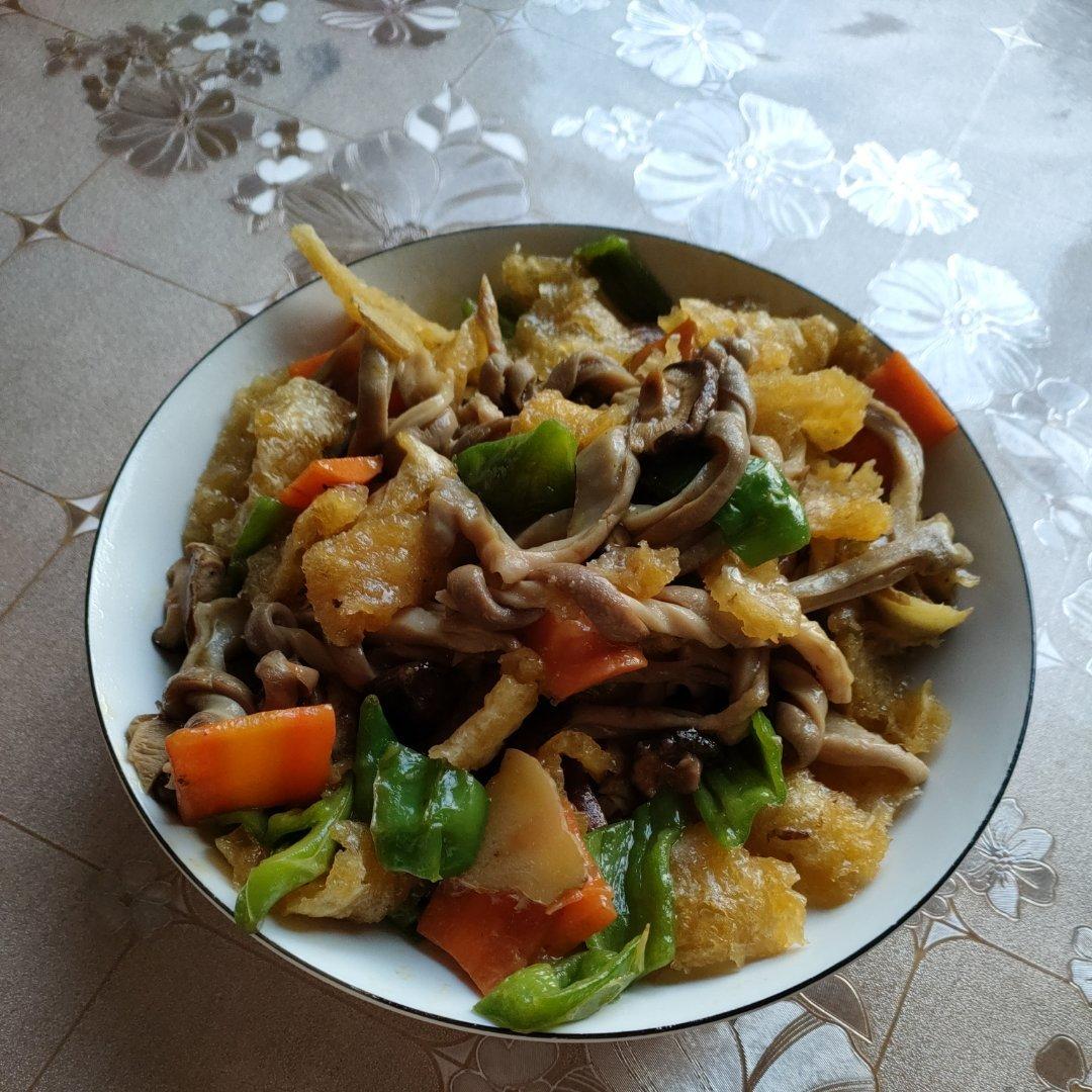 胡萝卜青椒炒猪肚