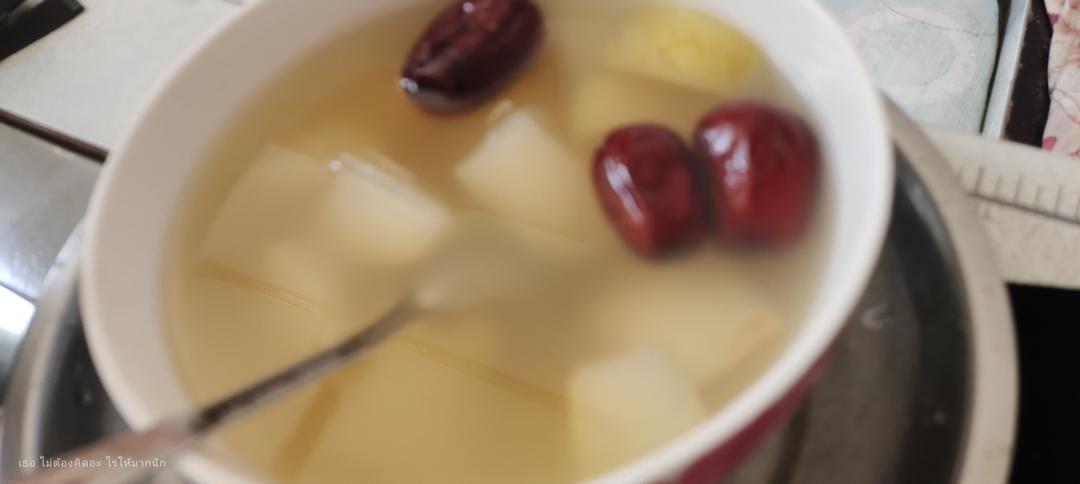 冰糖雪梨汤（清热降火，润肺止咳）