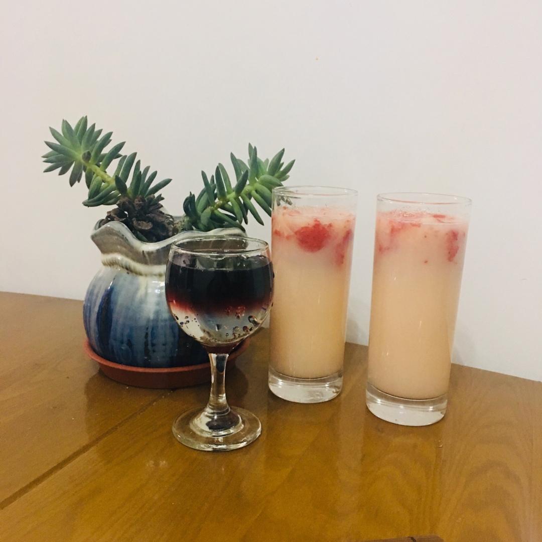 网红饮品～草莓雪碧养乐多