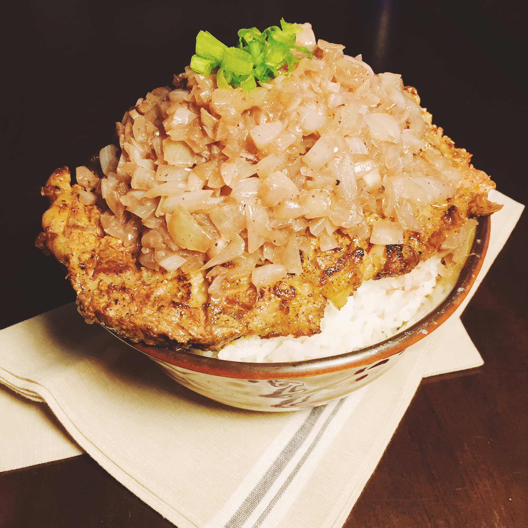 食戟之灵-- 夏里亚宾牛排盖饭