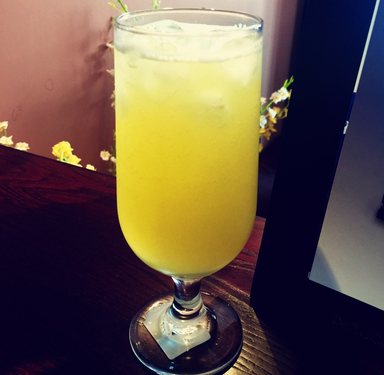 Orange Fizz 橙子菲士鸡尾酒