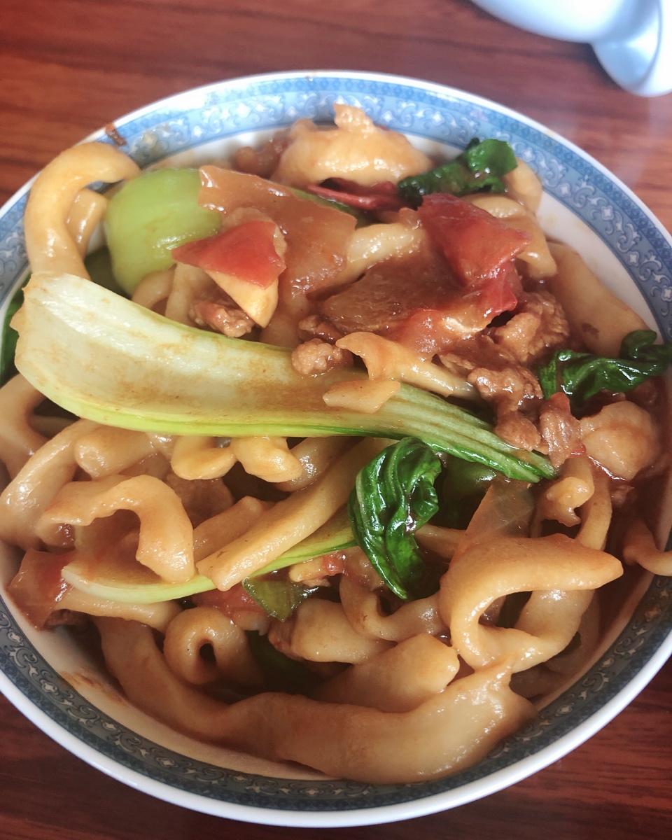 孜然牛肉炒拉条 家常面条百吃不厌的美味做法