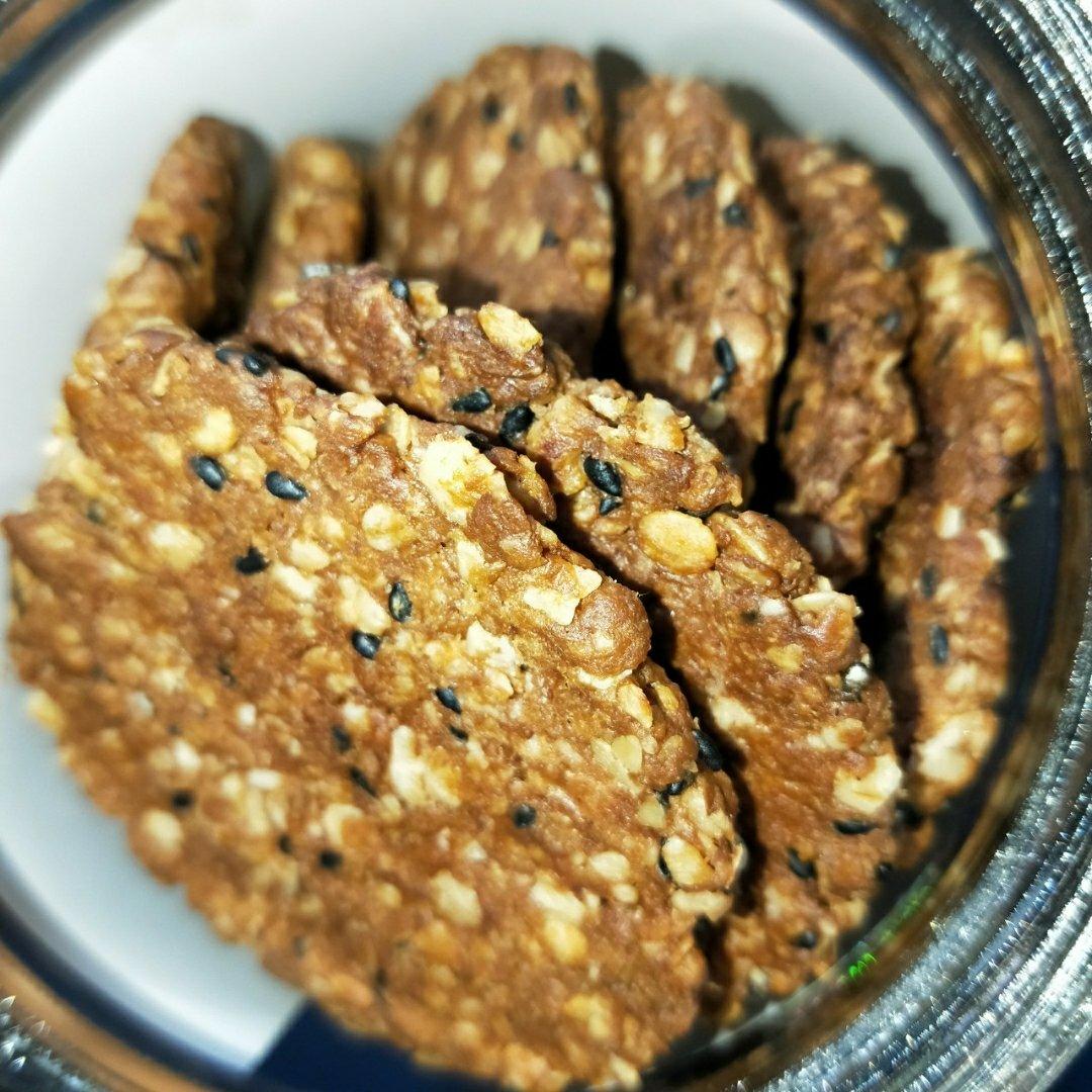 素食:有机燕麦芝麻大饼干