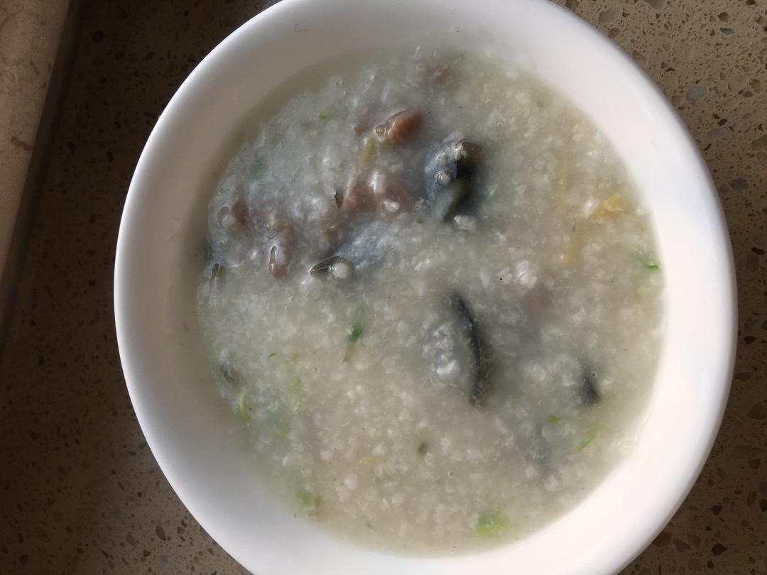 小美版皮蛋瘦肉粥