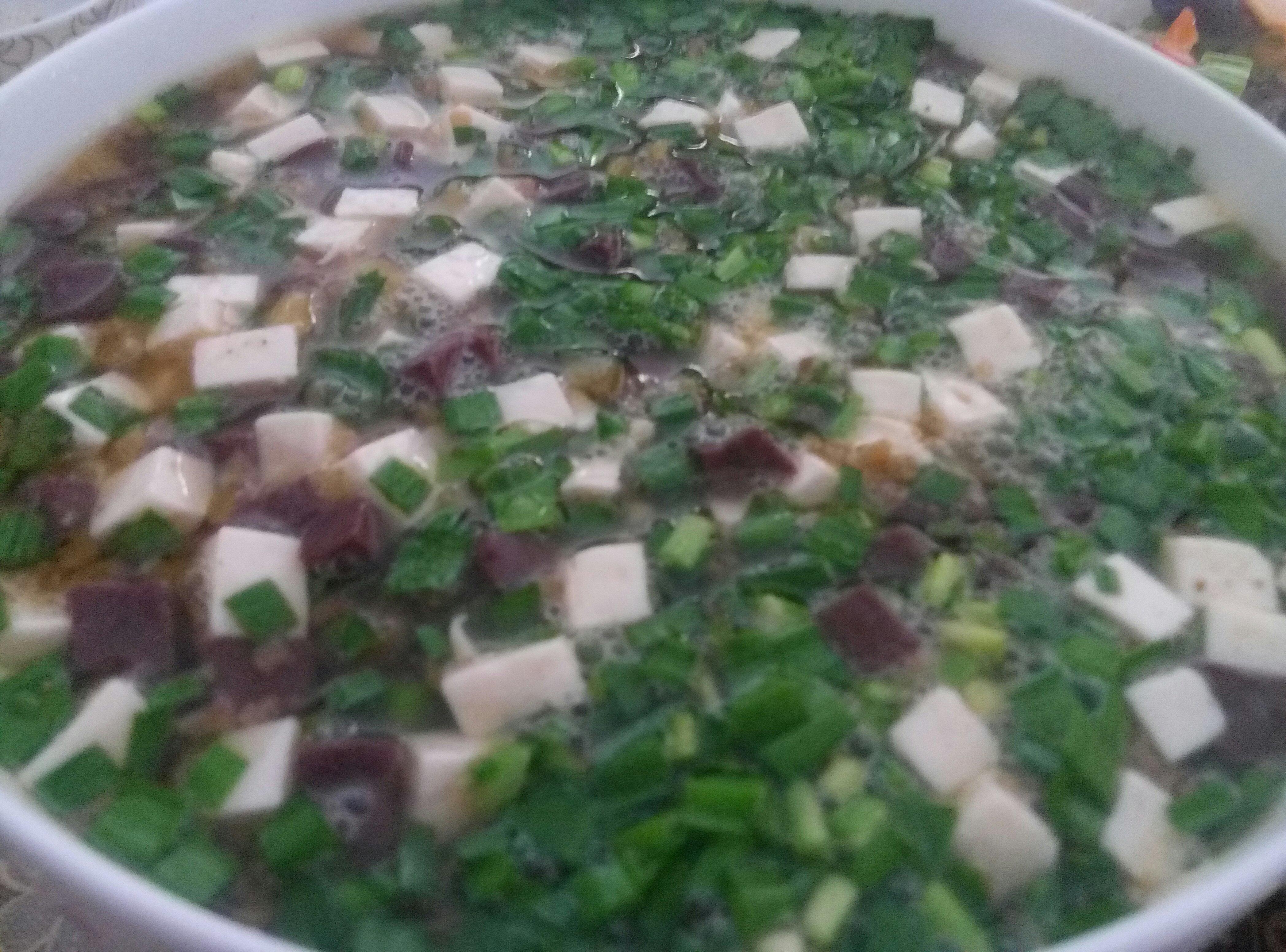 韭菜鸭血豆腐汤